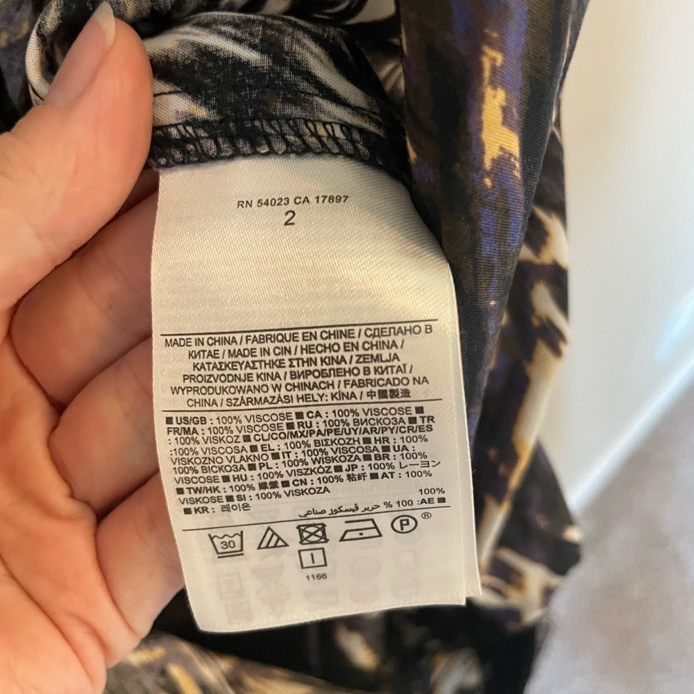 Banana Republic 100% viscose tropical jumpsuit size 2 - Picture 7 of 7